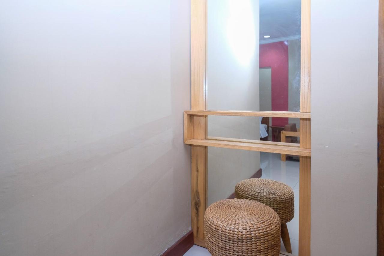 Urbanview Hotel Syariah Wisnugraha By Reddoorz 요그야카르타 외부 사진