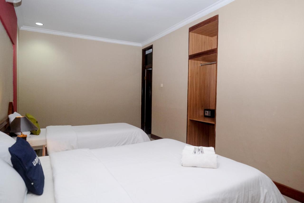 Urbanview Hotel Syariah Wisnugraha By Reddoorz 요그야카르타 외부 사진