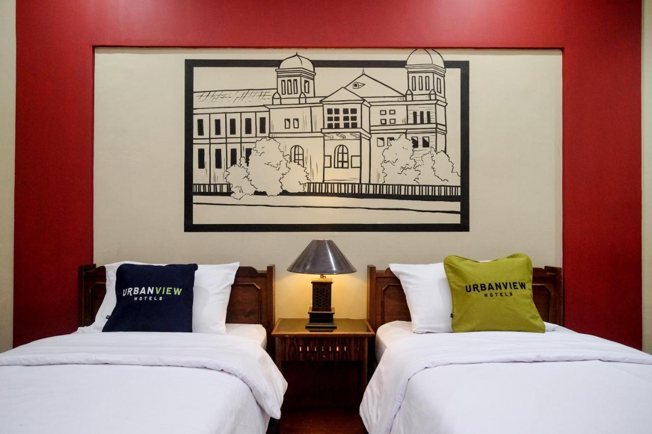 Urbanview Hotel Syariah Wisnugraha By Reddoorz 요그야카르타 외부 사진