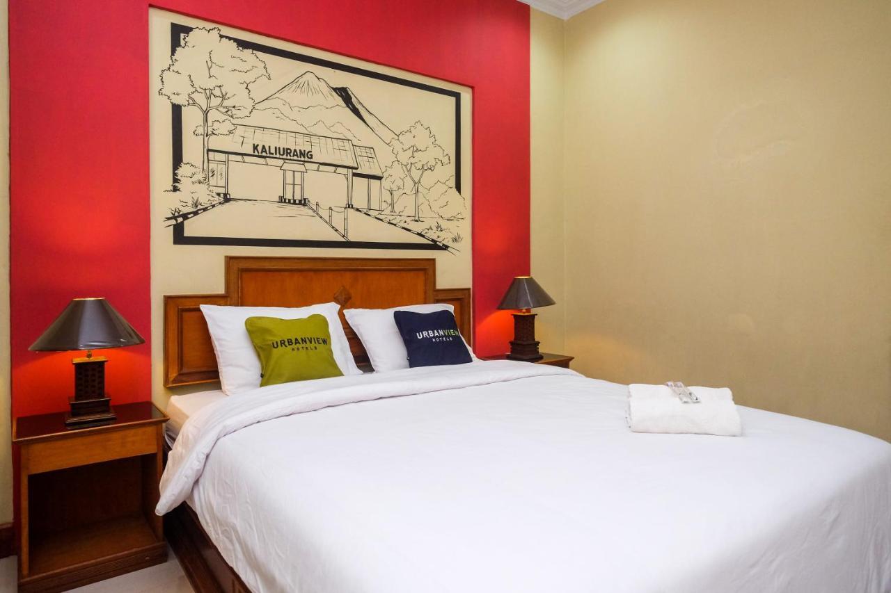 Urbanview Hotel Syariah Wisnugraha By Reddoorz 요그야카르타 외부 사진