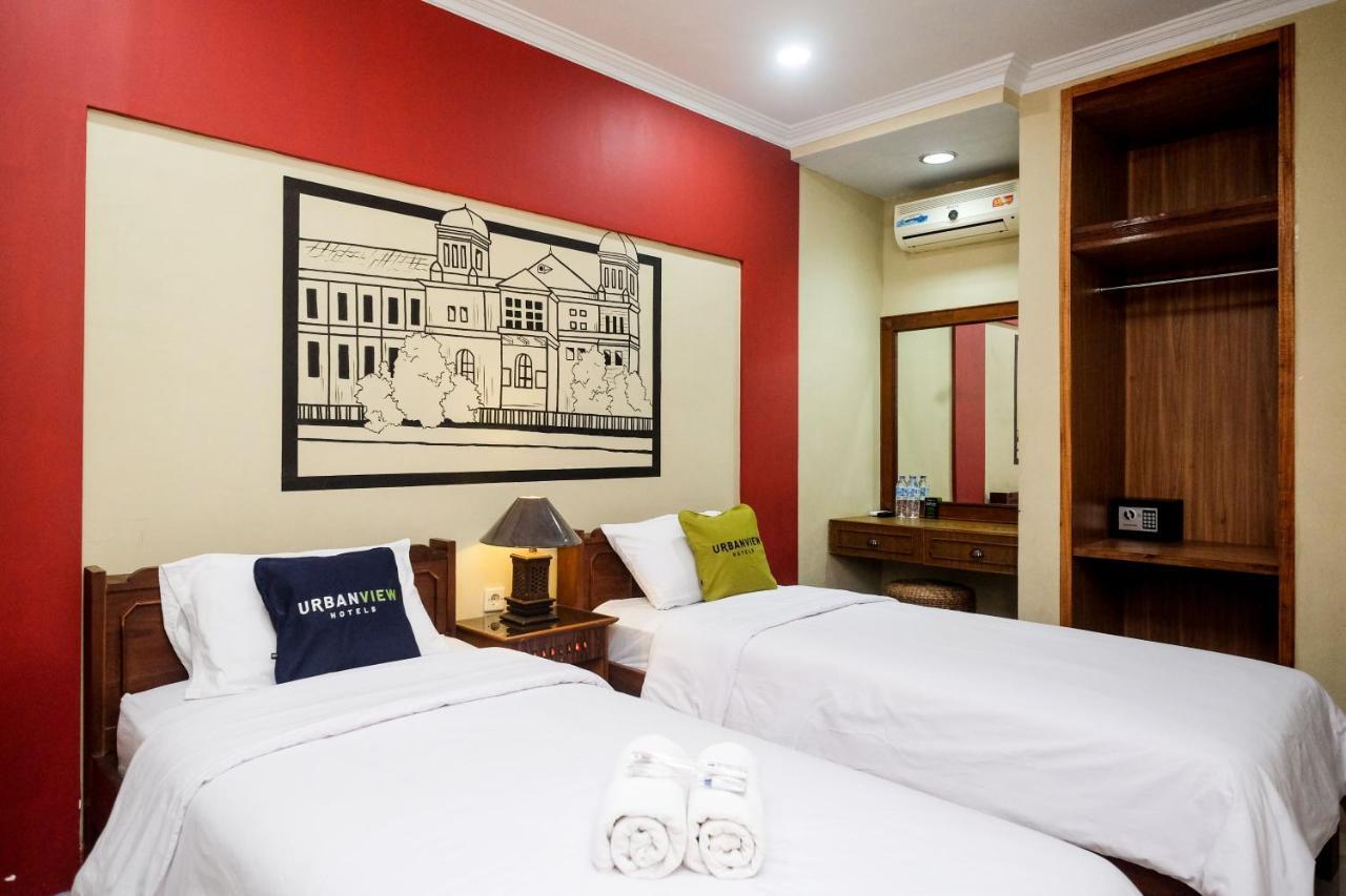 Urbanview Hotel Syariah Wisnugraha By Reddoorz 요그야카르타 외부 사진